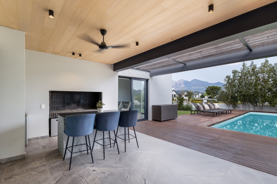 5 Bedroom Property for Sale in Val De Vie Estate Western Cape